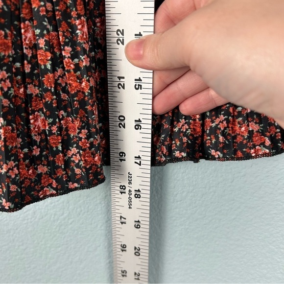 Zara Red and Black Elastic Waist Jersey Floral Mini Skirt Women's Size M - Picture 7 of 7